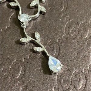 🖤NWOT💕Crystal💕necklace